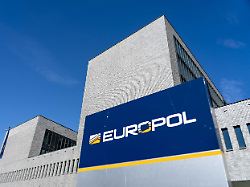 blick auf das gebaeude der eu polizeibehoerde europol in den haag