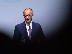 bundeskanzler friedrich merz cdu spricht auf der 41 bundestagung der christlich demokratischen arbeitnehmerschaft cda 2