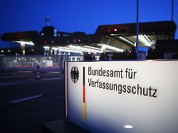 darf der verfassungsschutz des bundes die afd als gesichert rechtsextremistische bestrebung einstufen das verwaltungsgericht koeln hat entschieden