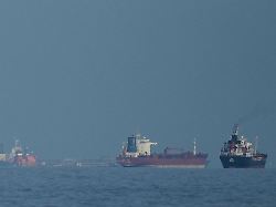 die blockade der strasse von hormus gilt nun auch fuer iranische schiffe