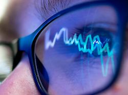 die boersenkurse fallen und verunsichern anleger sollten jetzt ruhe bewahren langfristig denken und auf diversifikation setzen