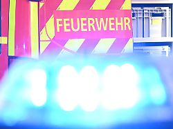 die feuerwehr war in der nacht von sonntag auf montag bei dem wohnungsbrand im einsatz