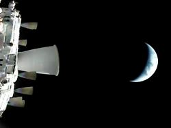 dieses von der nasa zur verfuegung gestellte foto zeigt die erde aus der perspektive des nasa raumschiffs orion waehrend des artemis 2 testflugs der die erde umkreist