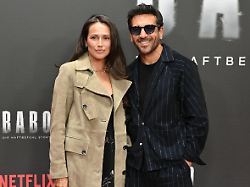 elyas m barek und seine ehefrau jessica m barek bei der babo die haftbefehl story netflix doku premiere am 24 10