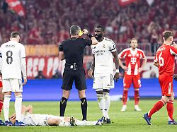 football bayer de munich real madrid uefa champions league allianz arena 15 04 2026 antonio ruediger 22 recoit un carton jaune publicationxnotxinxfraxbel copyright xelyxandroxcegarrax