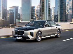 facelift fuer den 7er neben zahlreichen ergaenzungen und verfeinerungen bei ausstattung und ambiente hat bmw zudem die assistenzsysteme verbessert