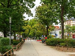 frankenallee im stadtteil gallus in frankfurt hessen deutschland frankenallee in the gallus district of frankfurt hesse germany licenserm copyright xzoonar com r lesniewskiunitybox