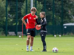 fussball a junioren saison 2025 2026 dfb nachwuchsliga 1 fc union berlin u19 training v l ole christian kuehling u19 1 fc union berlin trainerin marie louise eta u19 1 fc union berlin 15 07