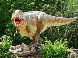 handout ein dinosaurier begruesst die besucher des dinoparks teufelsschlucht mit den steigenden temperaturen beginnt in rheinland pfalz die saison der freizeitparks und zoos