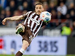 hamburg 17 april 2026 fussball 1 bundesliga 2025 26 fc st pauli 1 fc koeln mathias pereira lage fc st pauli 28 dfl regulations prohibit any use of photographs as image sequences and or quasi video