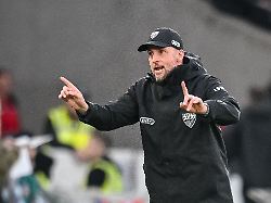 hat schwierige partien vor sich vfb trainer sebastian hoeness