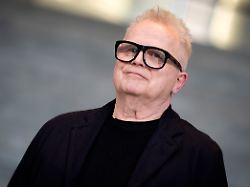 herbert groenemeyer beim pressestatement nach dem gespaech von musikerinnen und musikern mit wolfram weimer zu fairer verguetung im musikstreaming im bundeskanzleramt berlin 18 12