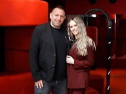 ikke hueftgold saenger und nina reh saengerin bei der preview der ersten neuen folge von deutschland sucht den superstar