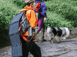 jackery solarsaga 40 air mit explorer 300d outdoor