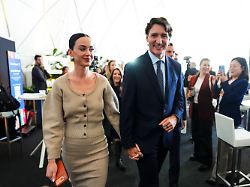 january 20 2026 davos switzerland former prime minister justin trudeau holds hands with katy perry as they leave an event during the world economic forum in davos switzerland on tuesday jan 20 2026