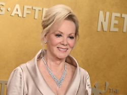 jean smart arriving at the 32nd annual actor awards held at the shrine auditorium on march 01 2026 in los angeles ca photo by lee watt aff abacapress