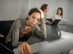 kann man die mail so abschicken oder klingt das komisch manche beschaeftigte zerbrechen sich ueber solche fragen stundenlang den kopf