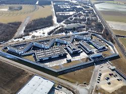 luftaufnahme luftbild jva gablingen bei fc augsburg justizvollzugsanstalt