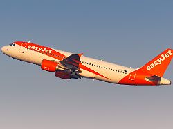 mailand italien 15 februar 2018 ein airbus a320 der easyjet mit dem kennzeichen g ezta auf dem flughafen mailand malpensa mxp in italien
