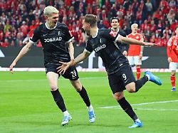 mainz deutschland 12 april 2026 1 bl 2025 2026 fsv mainz 05 gegen sc freiburg im bild matthias ginter scf und torschuetze lucas hoeler hoeler scf freuen sich ueber das tor zum 0 1