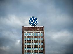 markenhochhaus des volkswagenwerks wolfsburg 1