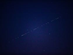 news bilder des tages the passage of a series of satellites from elon musk s spacex starlink programme over flanders in lichtervelde friday 24 april 2020