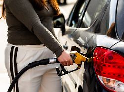 photopqr l independant nicolas parent perpignan 11 03 2026 illustration carburants dans une station service leclerc a perpignan