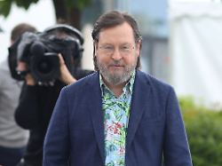 photopqr nice matin director lars von trier attend the photocall for the the house that jack built during the 71st annual cannes film festival at palais des festivals on may 14 2018 in cannes france