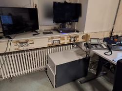 platznot alte moebel stromkabel mit paketband in der berliner wache an der friedrichstrasse die derzeit umgebaut wird undatiertes handout dort haeufen sich nach darstellung betroffener die probleme