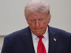 president donald trump walks from the blue room to speak about the iran war from the cross hall of the white house on wednesday april 1 2026 in washington