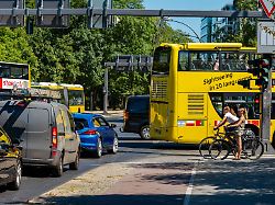 radfahrer in berlin cyclists in berlin cyclists in berlin cyclists in berlin publicationxinxgerxsuixautxhunxonly 1020911636
