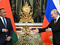 russia madagascar 9108800 19 02 2026 russian president vladimir putin invites president of madagascar michael randrianirina to take a seat during a meeting at the kremlin in moscow russia