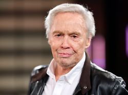 saenger peter kraus bei der aufzeichnung der wdr talkshow koelner treff im wdr studio bs 3 koeln 06 02