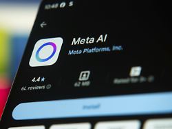 smartphone bildschirm mit den download informationen der meta ai app