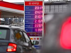 spritpreise in bayern am 10 04 2026 nach waffenstillstand im iran krieg nur langsam sinkende spritpreise treibstoffkosten bleiben hoch explodierende spritpreise wegen iran krieg dauern an