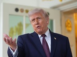 us praesident donald trump spricht vor dem oval office des weissen hauses