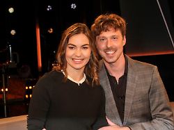 valentin mit renata lusin russische taenzer und tanzsporttrainer taenzer choreographen let s dance profis zu gast in der ndr talkshow aus dem ndr 3 studio am 07