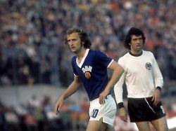 wm 1974 ddr gegen br deutschland hans juergen kreische gegen bernd cullmann world cup 1974 gdr against br germany hans juergen kreische against bernd cullmann