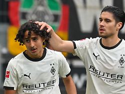 wael mohya moenchengladbach 36 jubelt nach dem tor zum 1 0 mit kevin diks moenchengladbach 4 04 04 2026 fussball borussia moenchengladbach vs 1