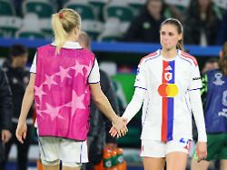 wolfsburg deutschland 24 maerz 2026 uefa womens champions league viertelfinale hinrunde wolfsburg frauen vs ol lyonnes im bild v li 2