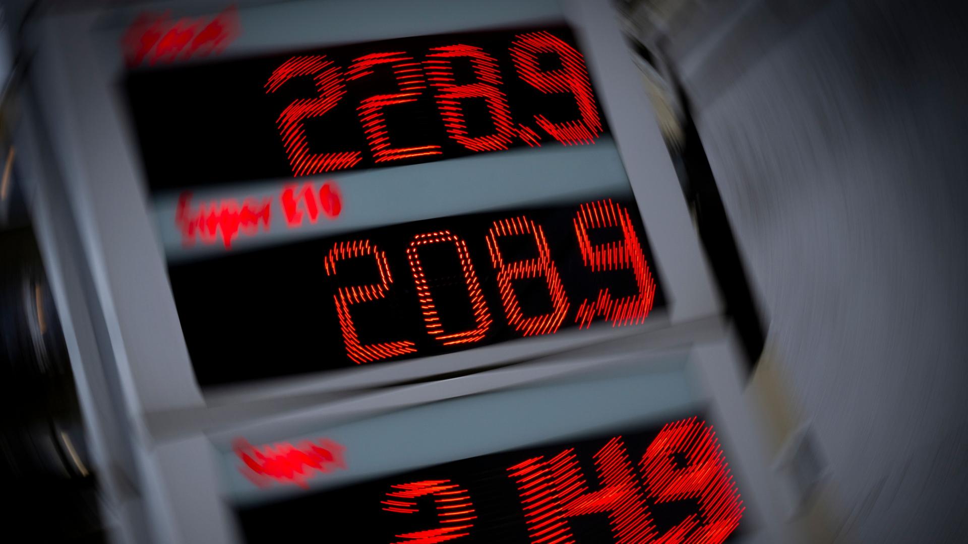 anzeigetafel tankstelle 100