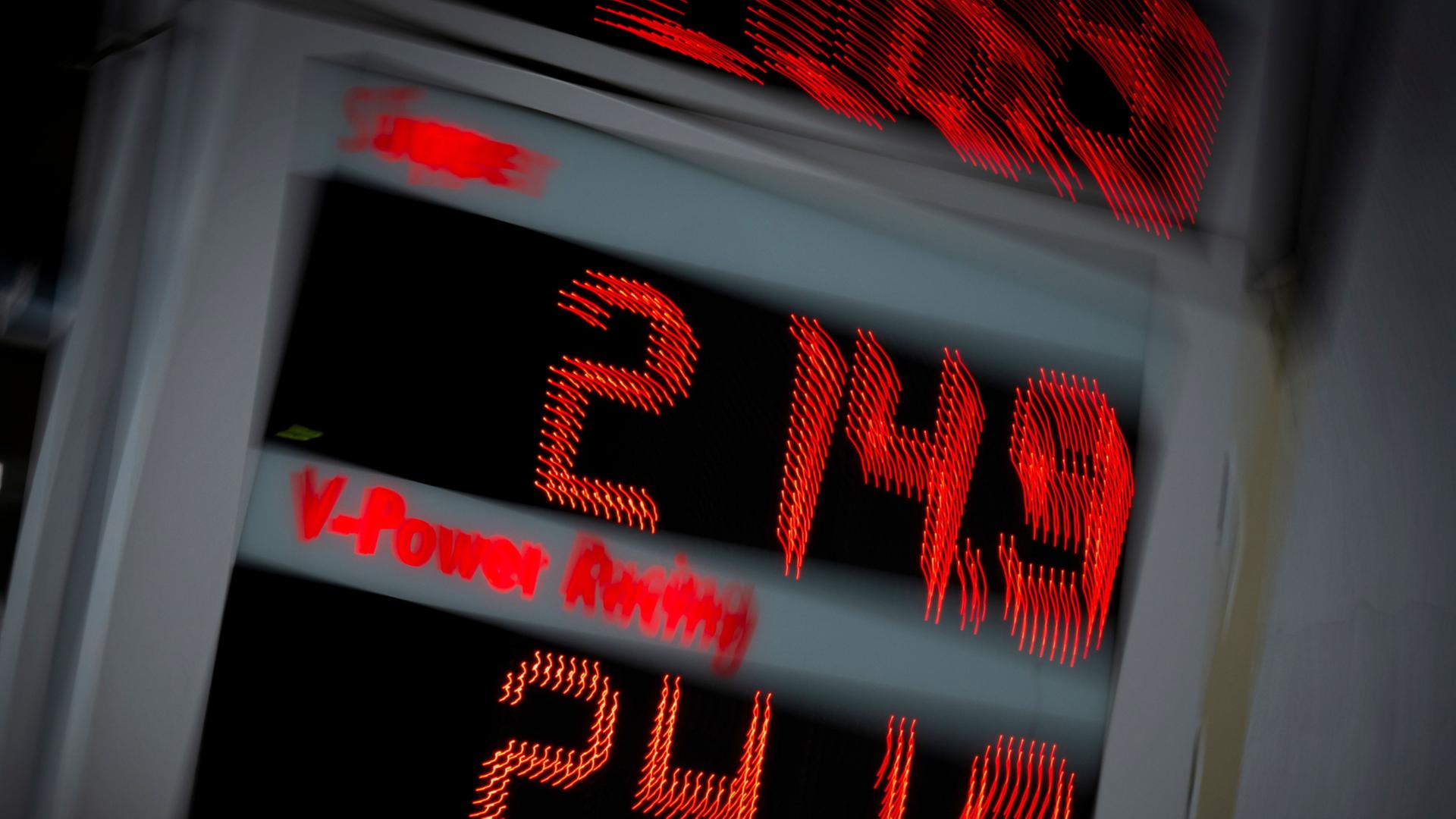 anzeigetafel tankstelle 102