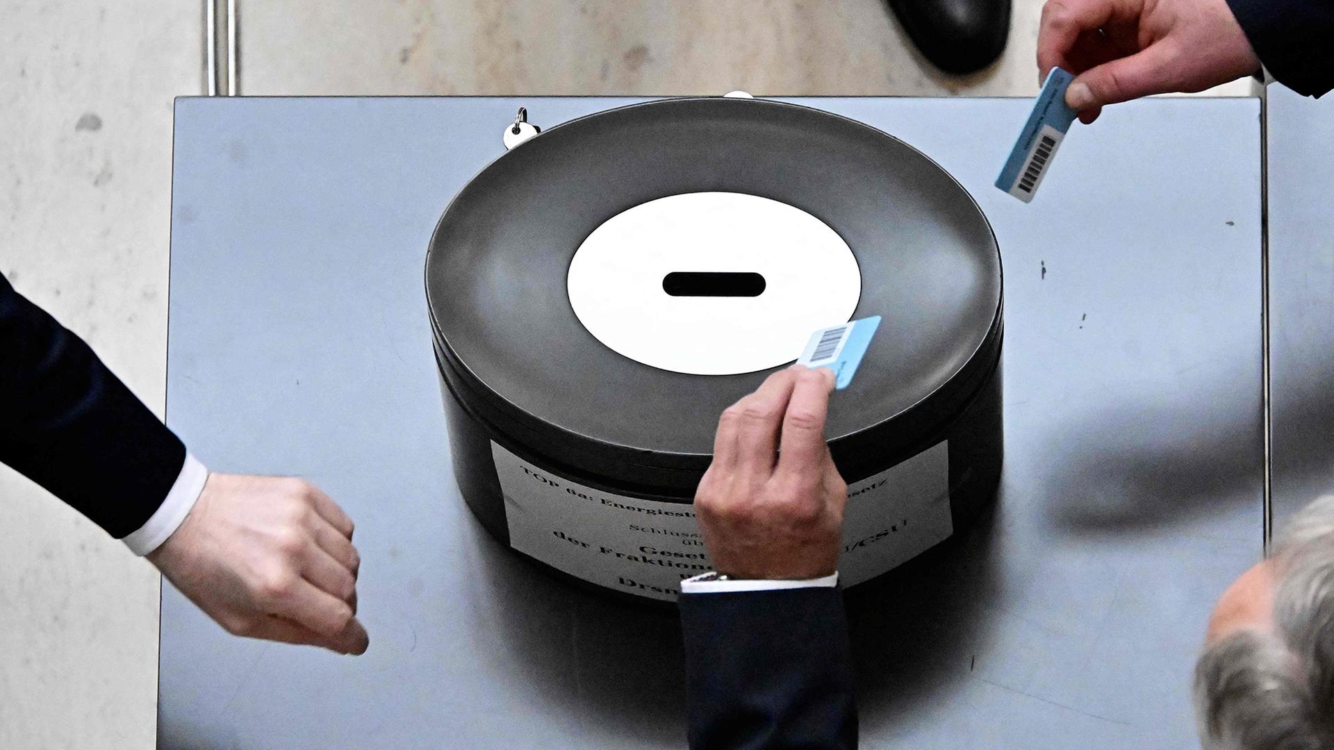 bundestag abstimmungsurne 100