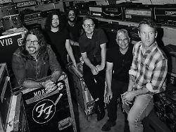 foo fighters 2026 elizabeth miranda