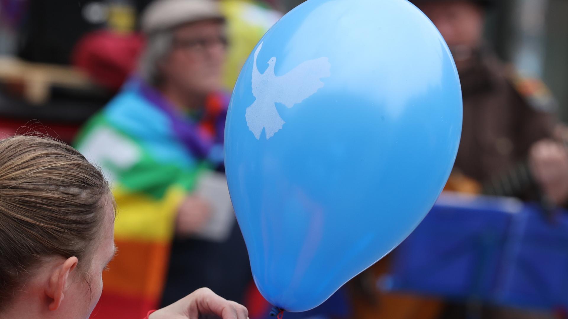 friedenstaube luftballon 101