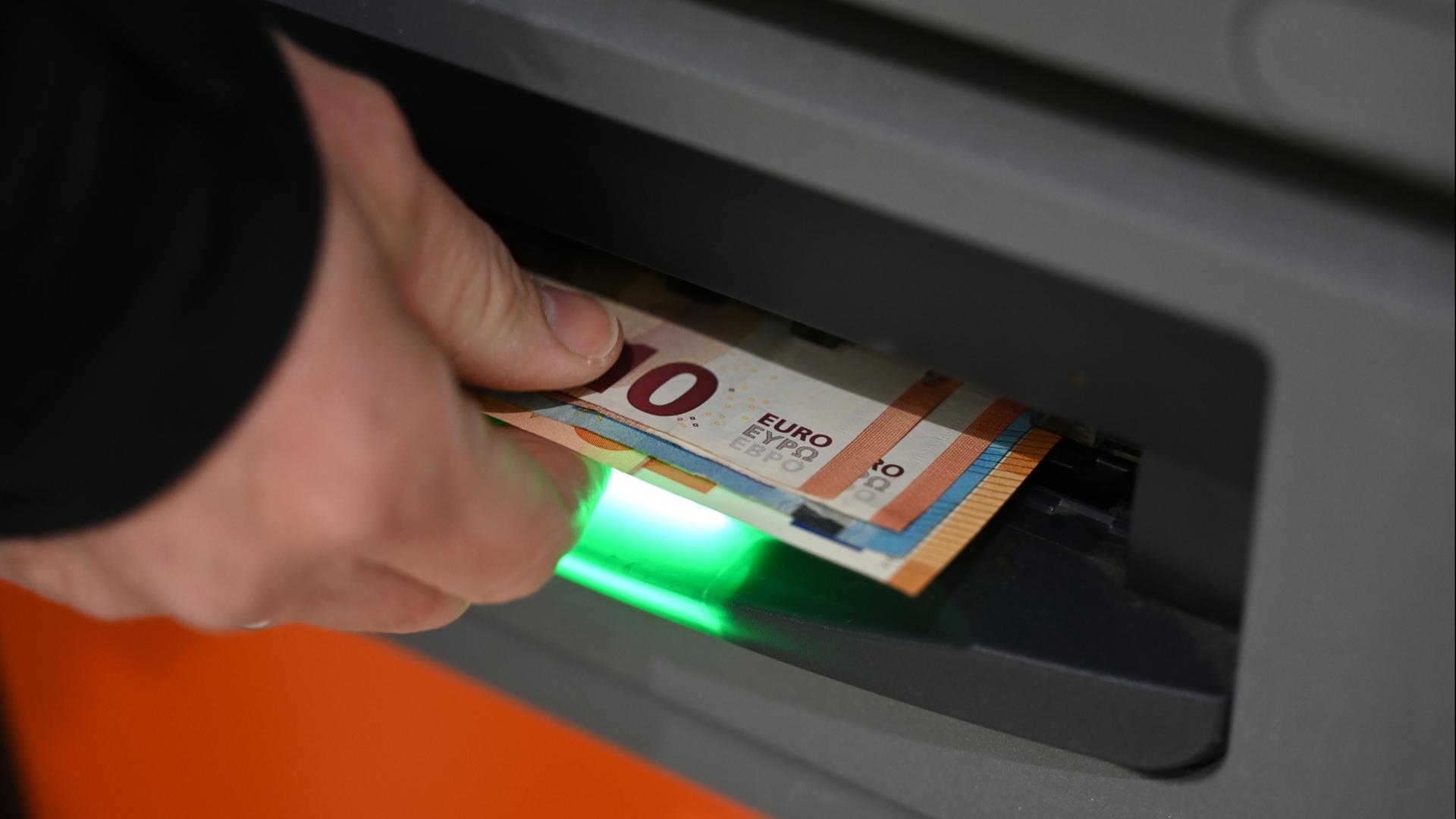 geldautomat geld 100