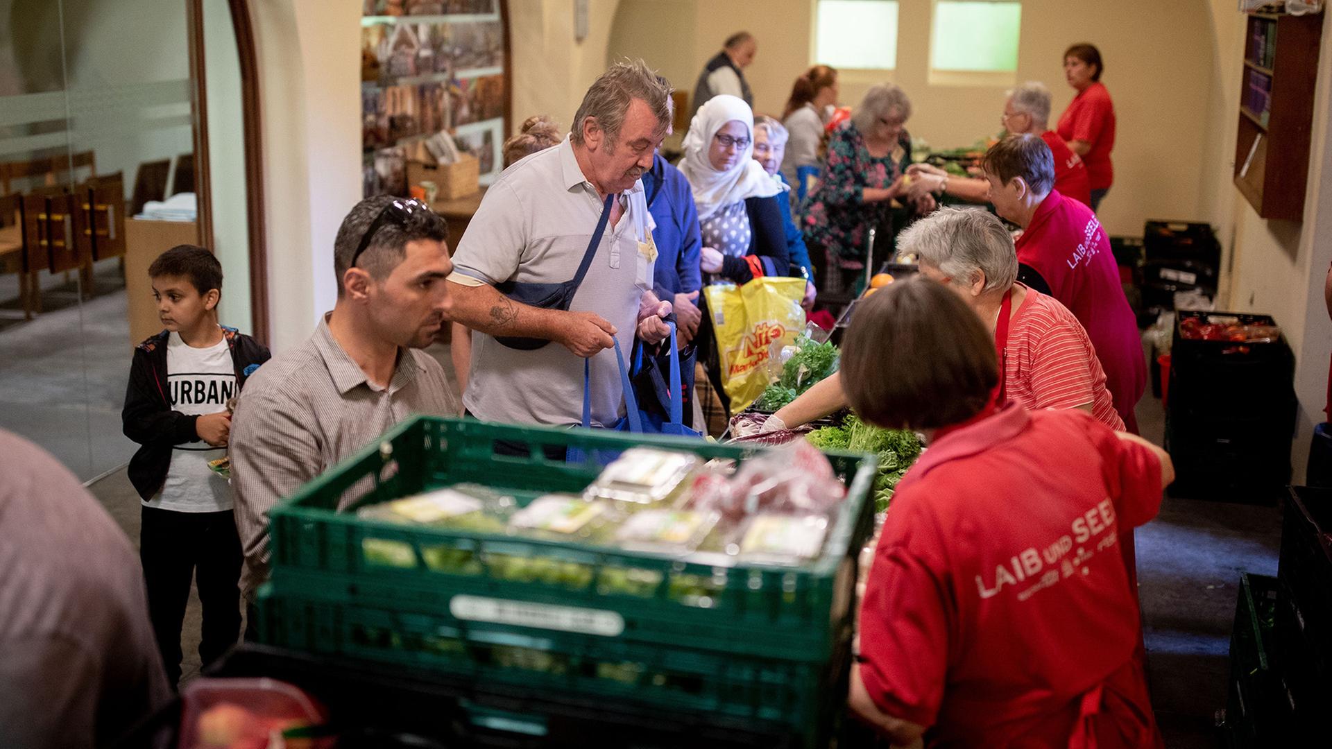 lebensmittelausgabe 100