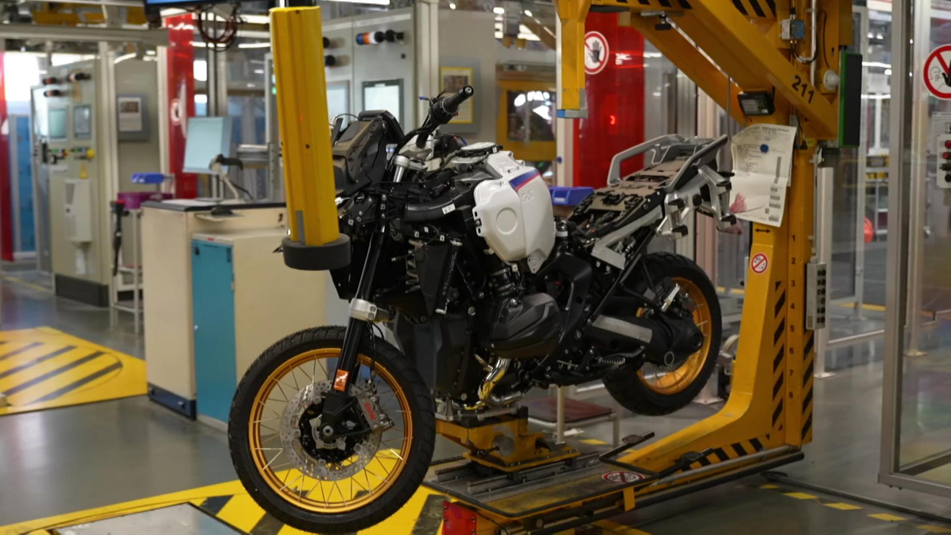 motorrad werkshalle 114