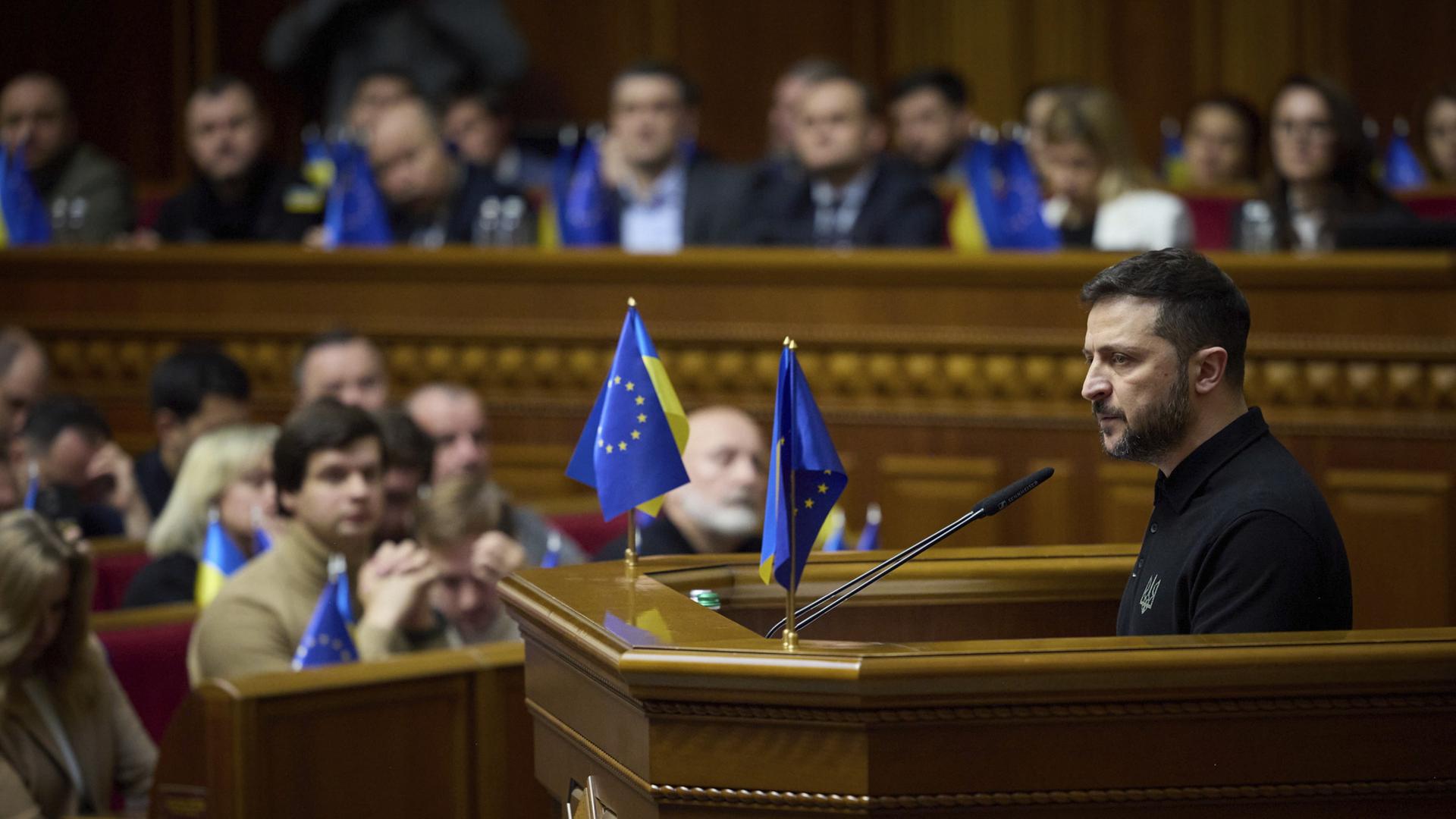 selenskyj parlament ukraine 100