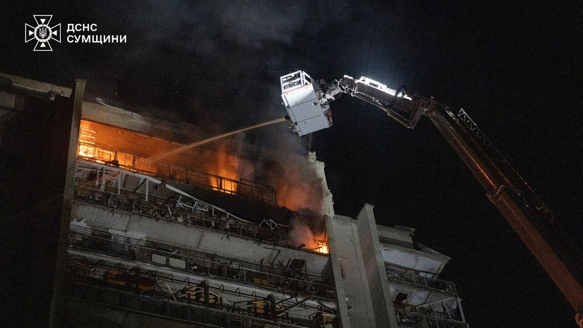sumy ukraine feuer loeschen schaden gebaeude 100